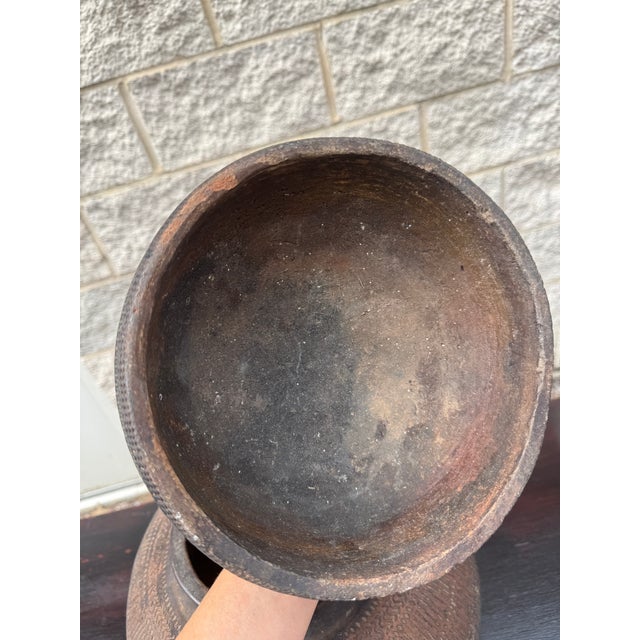 Brown Mid-20th Century Lobi Burkina Faso Hand-Built Terracotta Lidded Vessel For Sale - Image 8 of 10