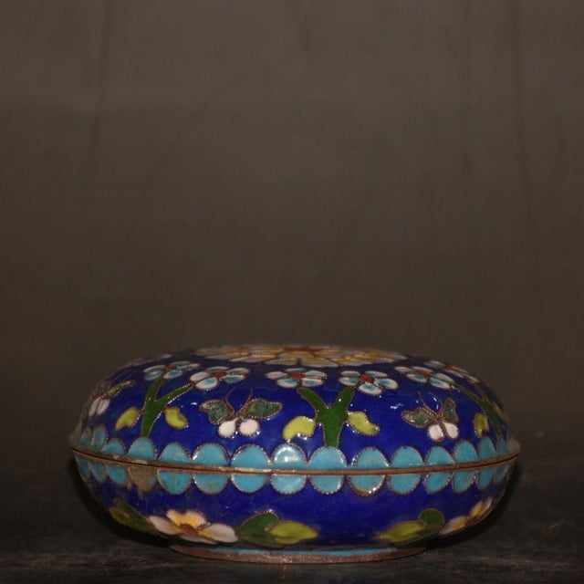 Chinese Vintage Chinese Cloisonné Enamel Floral Round Trinket Box - Blue Ground With Peony & Butterflies For Sale - Image 3 of 9