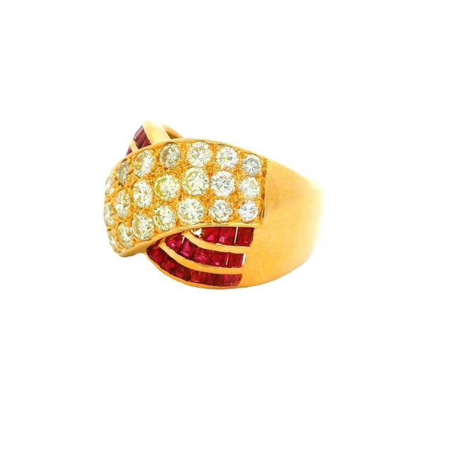 Diamond Ruby 18k Yellow Gold Crossing Ring, Size 7 For Sale In Los Angeles - Image 6 of 6