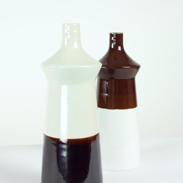 Beige Ceramic Vases from Jamberk, Former Czechoslovakia, 1960s, Set of 2 For Sale - Image 8 of 10