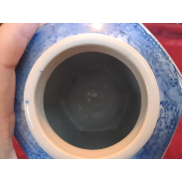 1970s Mid-Century Modern Hexagon Blue Willow Ginger Lidded Jar For Sale - Image 4 of 18