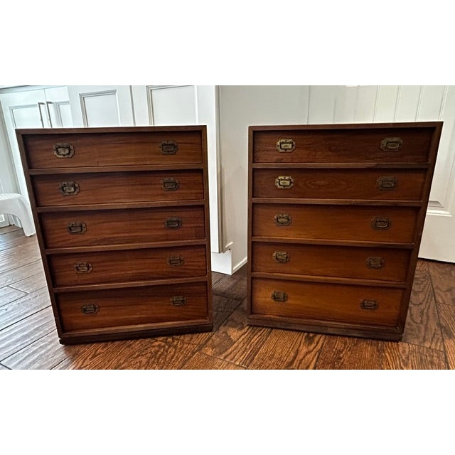 Mid-Century Modern 1960s Shōwa-Era Modern Tansu Dressers / Bedside Chests - A Pair For Sale - Image 3 of 12