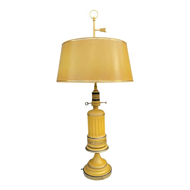 Vintage Mid Century Americana Mustard Table Lamp For Sale