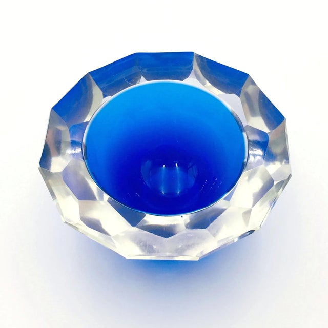 1970s Large Sommerso Diamond Faceted Geode Glass Bowl by Mandruzzato, Italy, 1970s For Sale - Image 5 of 11