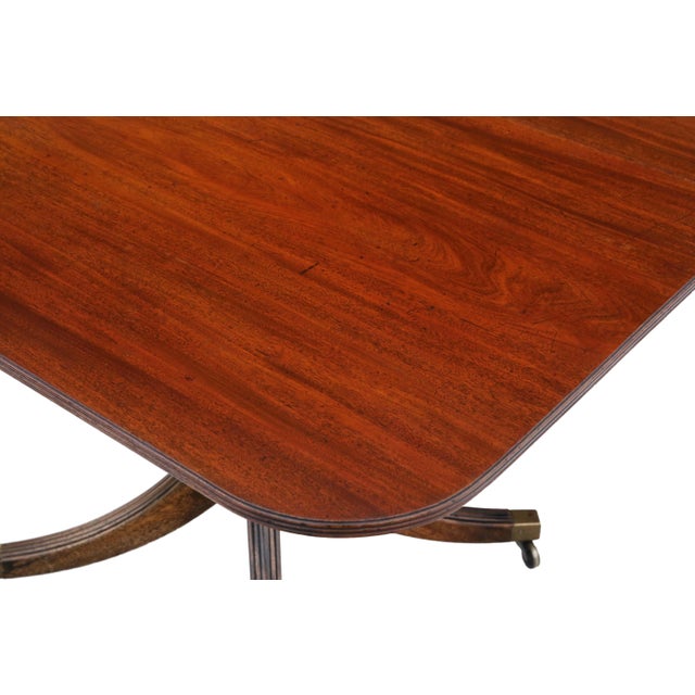 Large Antique Extendable Double Pedestal Dining Table in Mahogany, Late 19th Century For Sale - Image 4 of 10