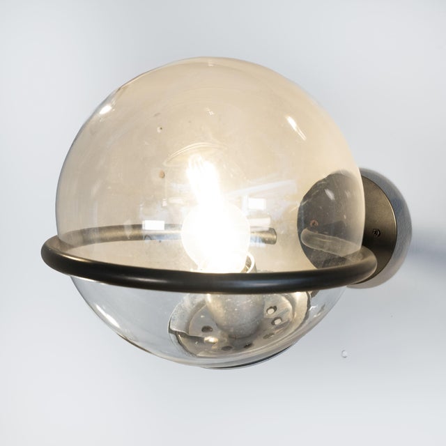 One Sphere Glass Wall Lamp by Gino Sarfatti for Arteluce, 1960, Set of 4 For Sale - Image 3 of 10