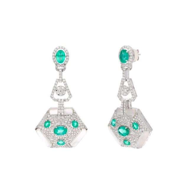 4.3 Carat Emerald & 2.91 Ct Diamond With MOP Hanging Earrings 18 Kt White Gold For Sale - Image 14 of 18