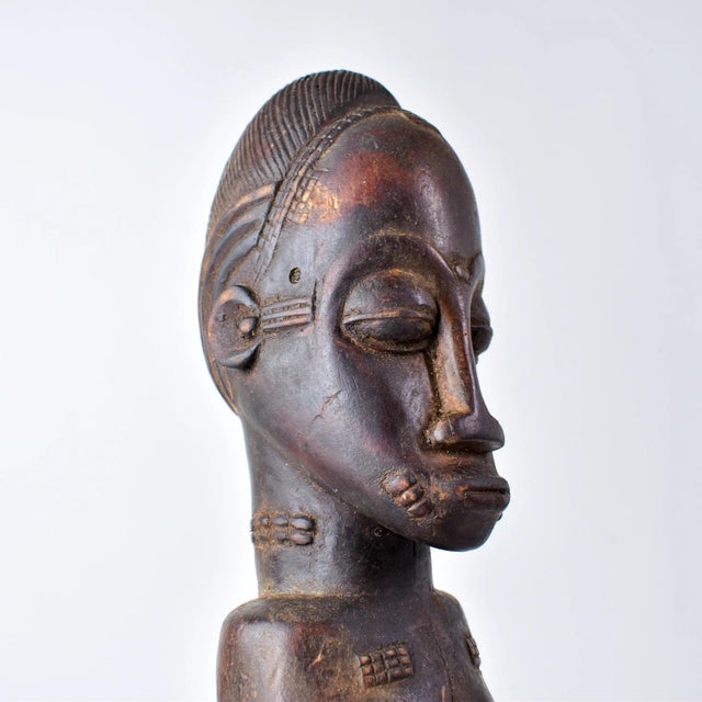 Early 20th Century Baule Standing Figure Côte d'Ivoire For Sale - Image 15 of 17