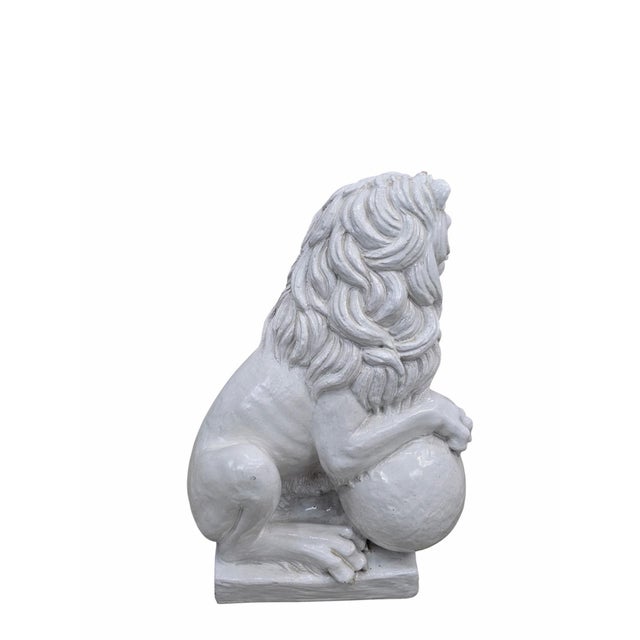 Vintage Neoclassical Style Heraldic Lion Sculptures – Set of 2 For Sale In Chicago - Image 6 of 10