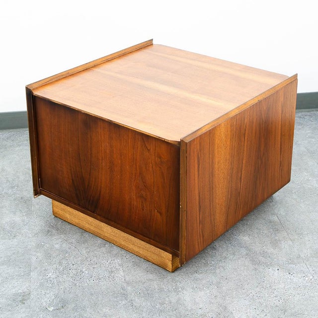 Brown Mid Century Modern End Table Lane Attributed Cabinet Square Walnut 2 Doors Side Table MCM For Sale - Image 8 of 10
