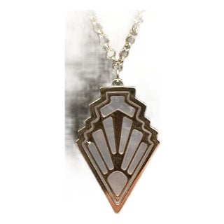 Mother of Pearl Necklace in 14kt Yellow Gold – 18" Length, 5 Grams For Sale