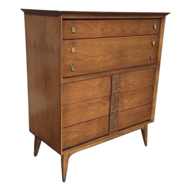 Vintage Circa 1960 Mid-Century Modern Bassett "Mayan" Chest of Drawers. For Sale