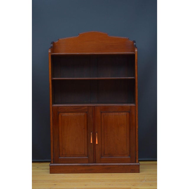 Victorian Open Bookcase in Mahogany For Sale - Image 4 of 12
