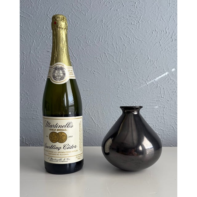 Contemporary Polished Black Vase Signed Efraín Lucero For Sale - Image 3 of 7