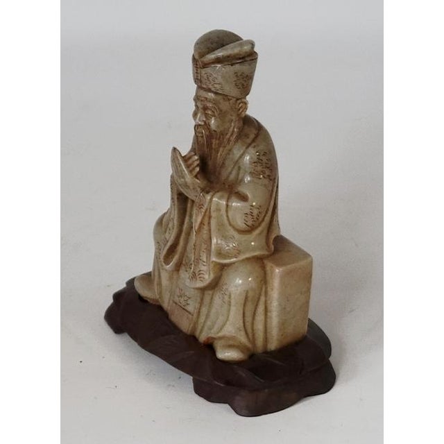 1920s Early 20th C Chinese Carved Soapstone Seated Confucian Scholar Figure on Wood Stand – Collector's Find For Sale - Image 5 of 7