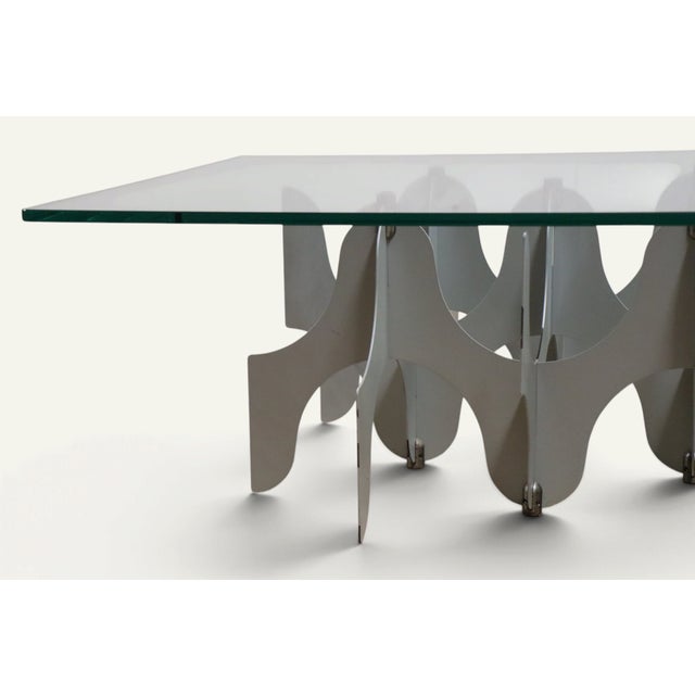 Minimalist Sculptural Coffee Table in Metal and Glass, 1980s For Sale - Image 9 of 18