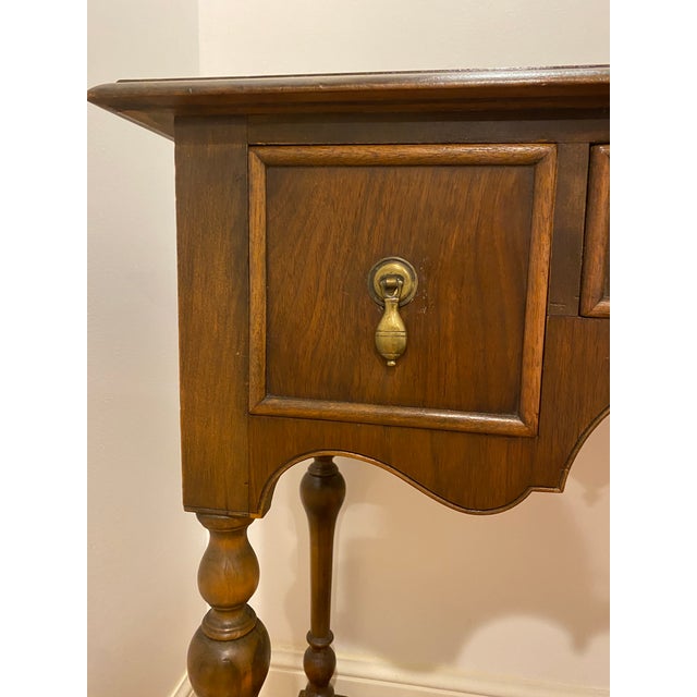 Chestnut Early 1900s Walnut Dressing Table by Berkey & Gay For Sale - Image 8 of 12