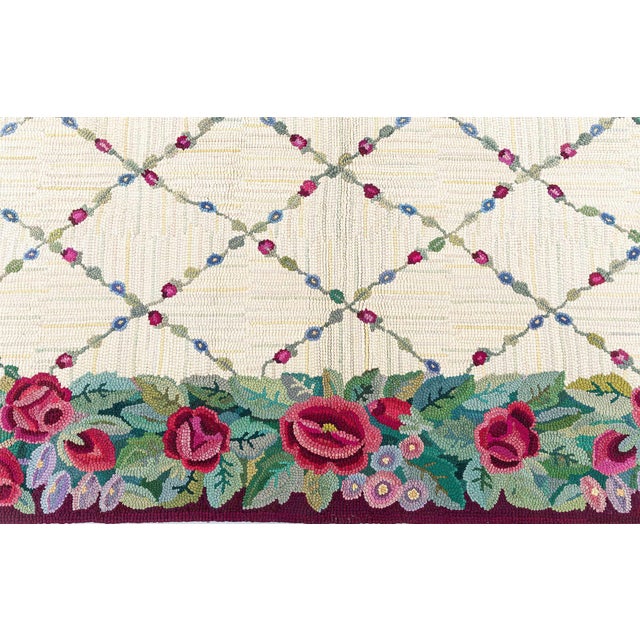 Doris Leslie Blau American Hooked Vintage Floral Cream Beige - Hand-Knotted Rug For Sale - Image 9 of 9