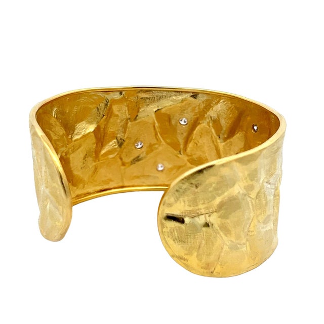Modern Vintage Italian 18k Gold Diamond Textured Wide Cuff Bracelet For Sale - Image 3 of 7