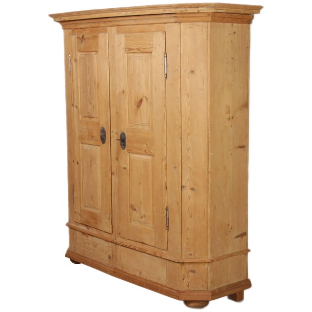 Antique Softwood Cabinet, 1820, in Good conditions. Designed before 1890