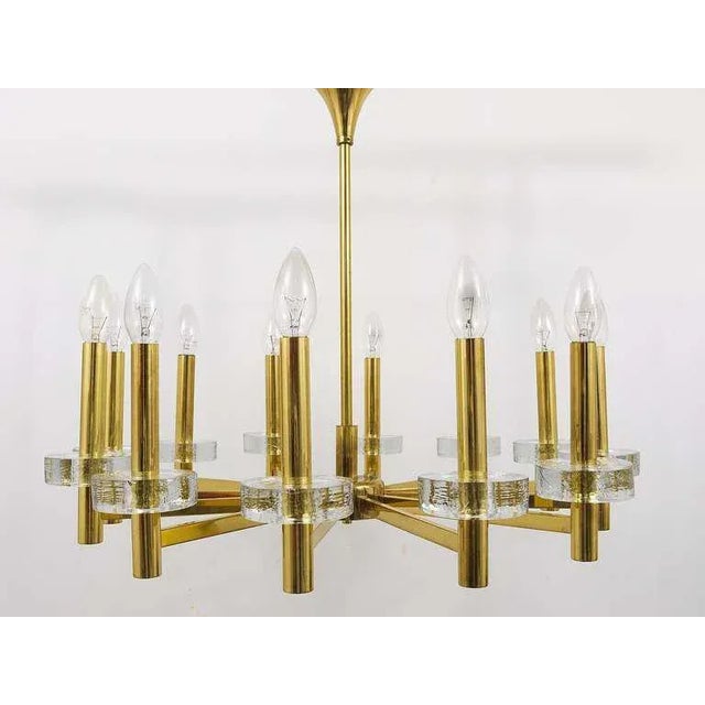 Gold Italian Mid-Century Brass Textured Glass Discs Chandelier attributed to Sciolari, 1970 For Sale - Image 8 of 11