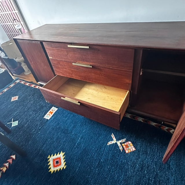 Mid-Century Modern Vintage Dillingham MCM Sideboard For Sale - Image 3 of 16