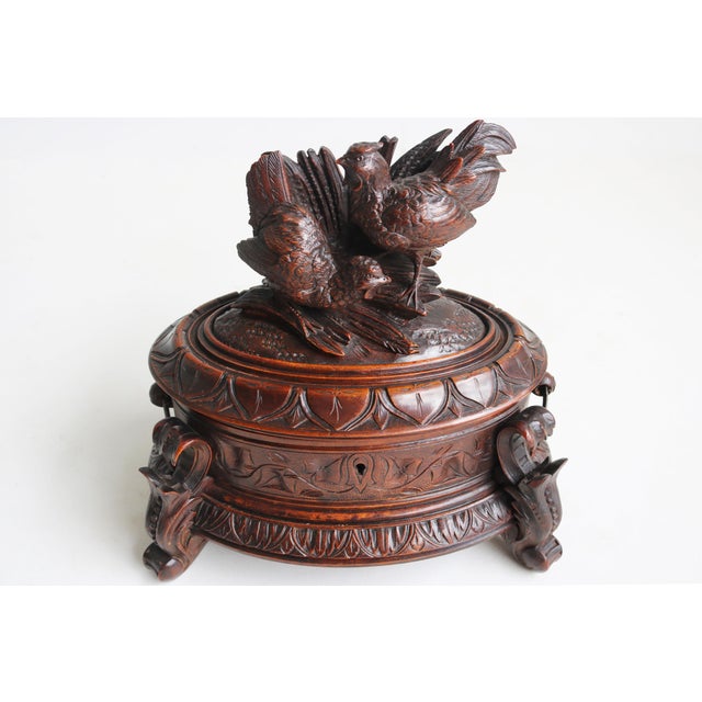 Wood Swiss Oval Jewelry Box in Carved Walnut, 1880 For Sale - Image 7 of 13