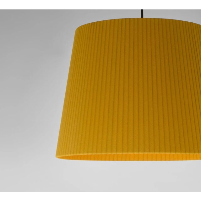 Contemporary Mustard Sísísí Cónicas GT3 Pendant Lamp by Santa & Cole For Sale - Image 3 of 8