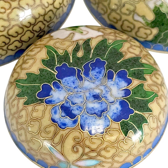 Mid-to-Late 20th Century Yellow Chinese Cloisonné Graduated Lidded Boxes, Set of 3 For Sale - Image 11 of 15
