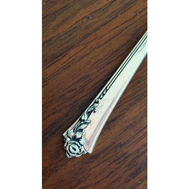 English Vintage Heirloom Sterling Silver “Damask Rose” Lemon Fork - 1946 Oneida For Sale - Image 3 of 8