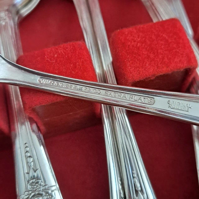 Metal Vintage Wm. Rogers Mfg. Co. Extra Plate Silverplate Flatware Set For Sale - Image 7 of 9