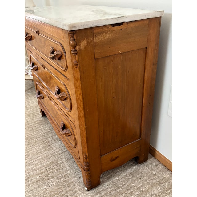 Victorian 19th-Century American Victorian Burl Walnut & Tiger Oak Marble Top Chest of Drawers For Sale - Image 3 of 10