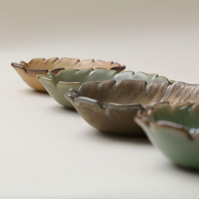 Japanese Kiln-Transmuted Leaf-Pattern Ceramic Small Dish - Set of 4 For Sale In Los Angeles - Image 6 of 7