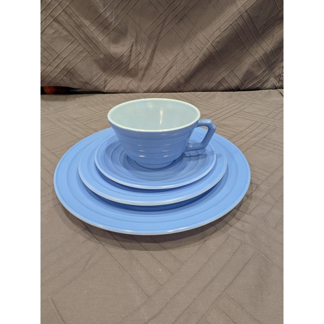 1940s Vintage Mid-Century Modern Hazel-Atlas "Moderntone" Platonite Pastel Dinnerware Set - 16 Pieces (Service for 4) For Sale - Image 5 of 13