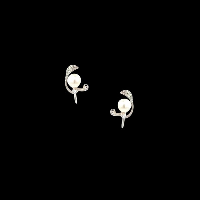 Metal 1990s Pair of Mikimoto Estate Akoya Pearl Clip-on Earrings Sterling Silver 6.19 mm For Sale - Image 7 of 7