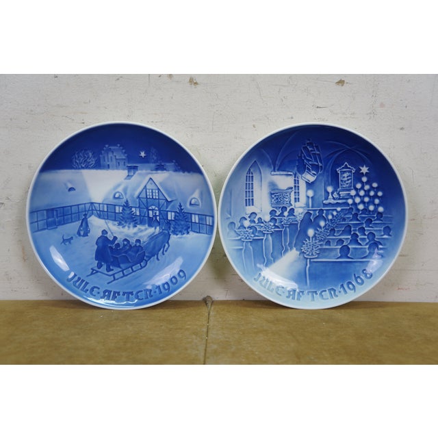 Late 20th Century 13pc Bing & Grondahl B&g Denmark Copenhagen Cobalt Blue Christmas Plates For Sale - Image 11 of 14