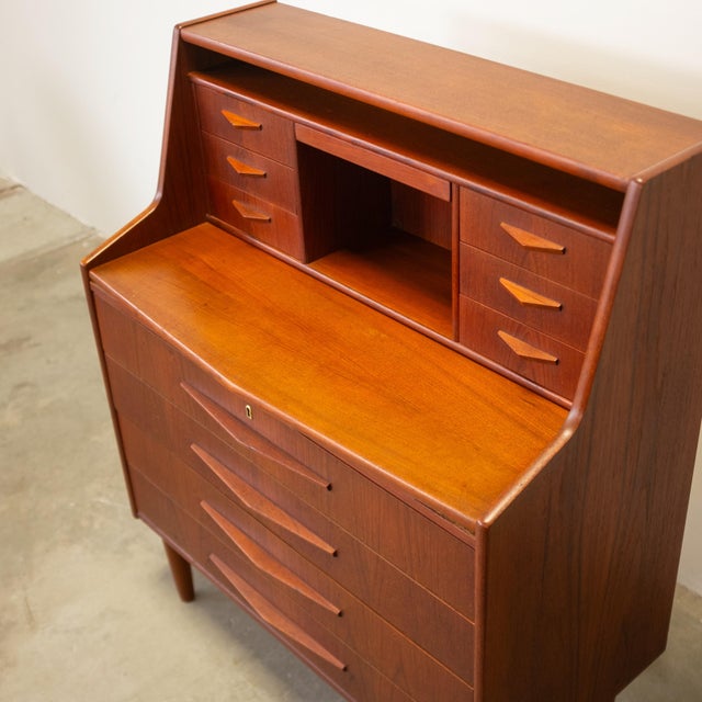 Randers Møbelfabrik Teak Secretary Desk With Hidden Vanity For Sale - Image 11 of 15