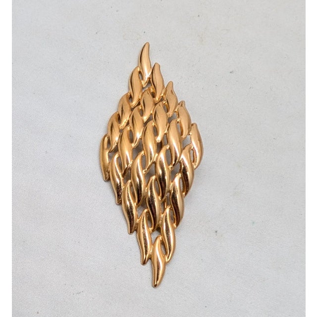 Napier Vintage 1970 Signed Napier Goldtone Brooch For Sale - Image 4 of 7
