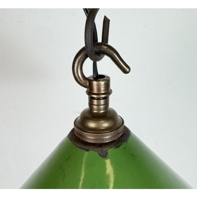 Mid-Century Modern British Industrial Green Enamel Factory Pendant Lamp, 1950s For Sale - Image 3 of 17