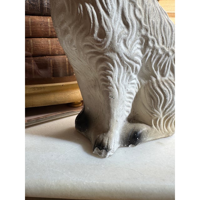 English Vintage Staffordshire-Style Painted Chalkware Spaniel Dog Figurine For Sale - Image 3 of 7