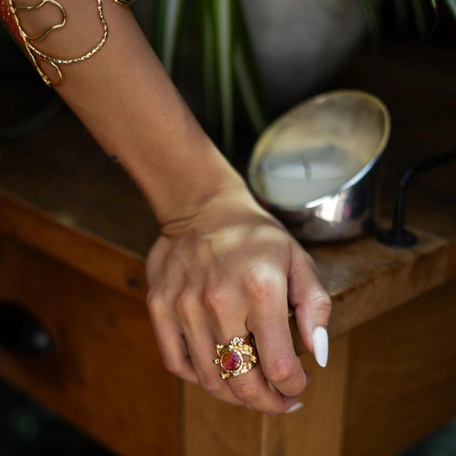 Early 21st Century Sacred Flame Tourmaline Gold Ring, Size 8 For Sale - Image 5 of 9