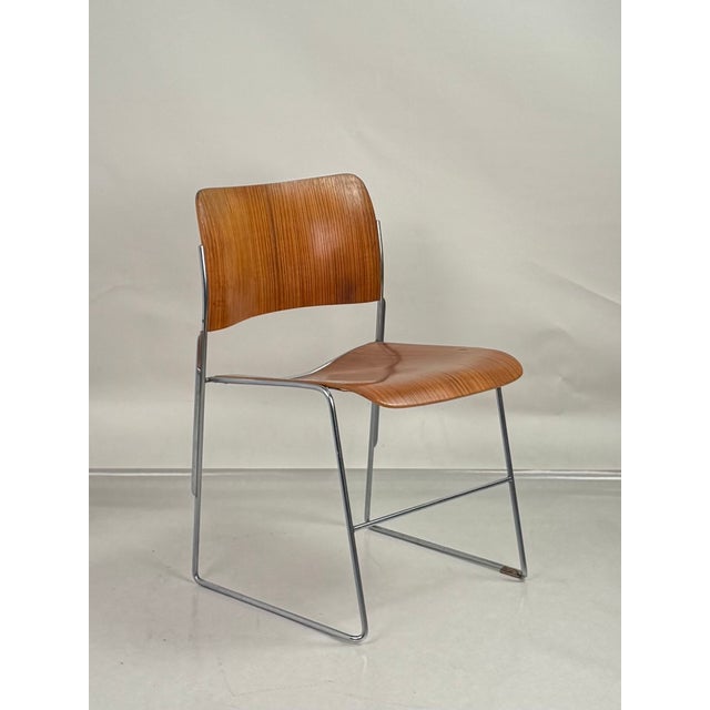1970s 1970s Pair of Original Chrome and Plywood 40/4 Stackable Chairs by David Rowland For Sale - Image 5 of 18