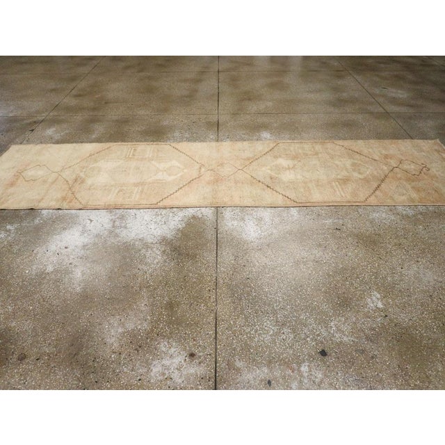 Galerie Shabab Collection Mid-20th Century Turkish Anatolian Runner For Sale In New York - Image 6 of 10