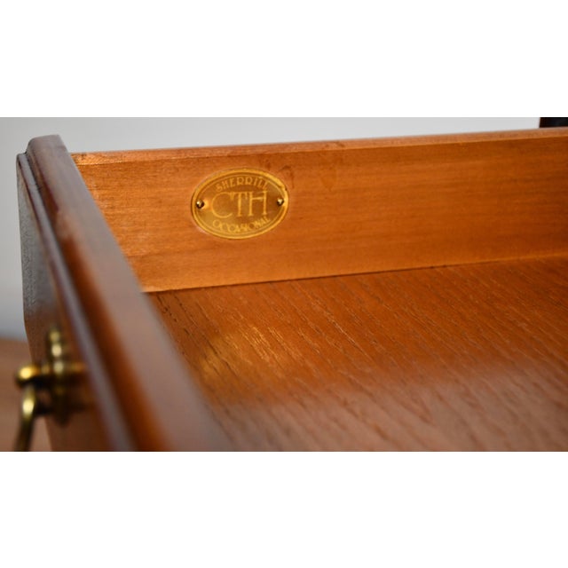 1950s English Chippendale Mahogany Drop-Leaf Side / Pembroke Table For Sale - Image 14 of 17