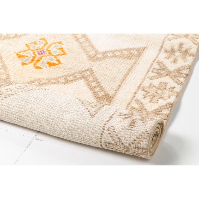 Mid 20th Century Oushak Tribal Oushak White Runner For Sale - Image 9 of 10