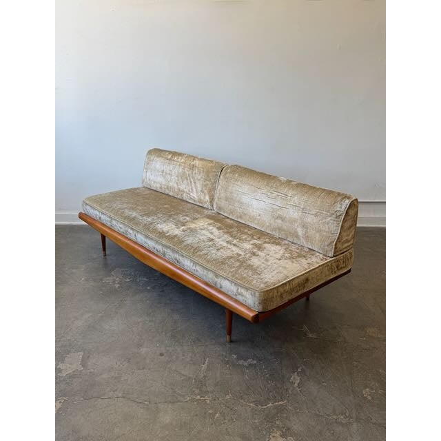 1950s 1950's Yugoslavian Daybed in Velvet For Sale - Image 5 of 15