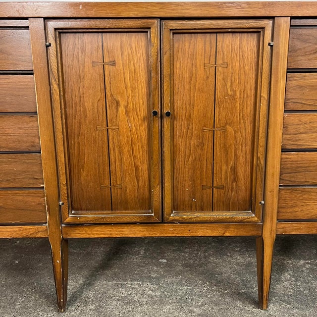 Lane Furniture Lane Long Low Tuxedo Dresser McCobb Style For Sale - Image 4 of 12