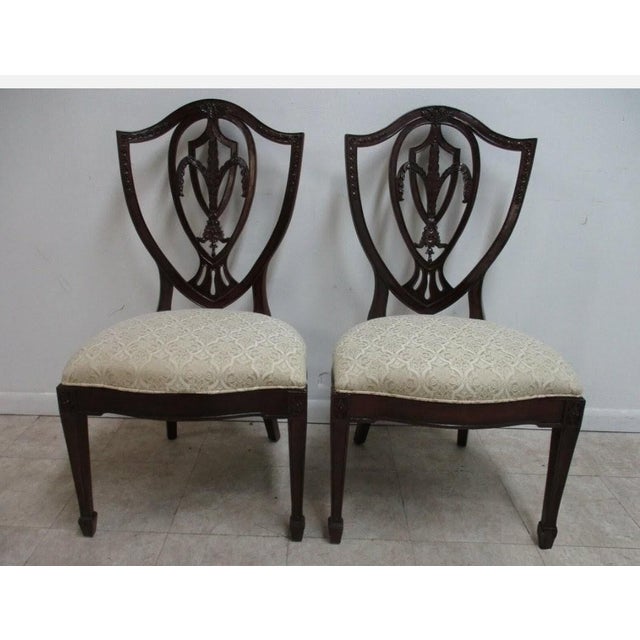 1980s Pair Drexel Mahogany Chippendale Shield Back Dining Side Chairs C For Sale - Image 4 of 14