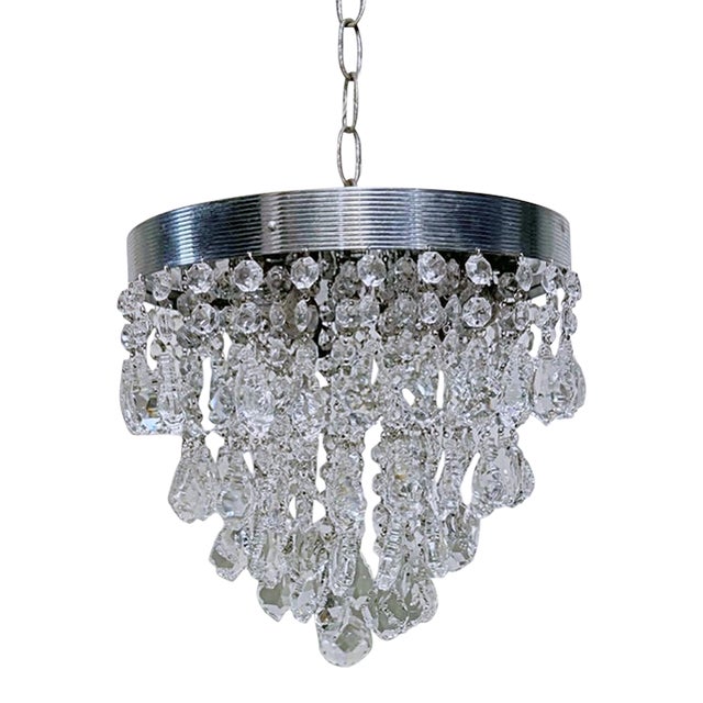 Mid 20th Century Hollywoord Regency Ridged Chrome Rim With French Pendalogue Crystals For Sale