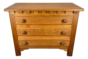 Vintage Chest of Drawers in Wood